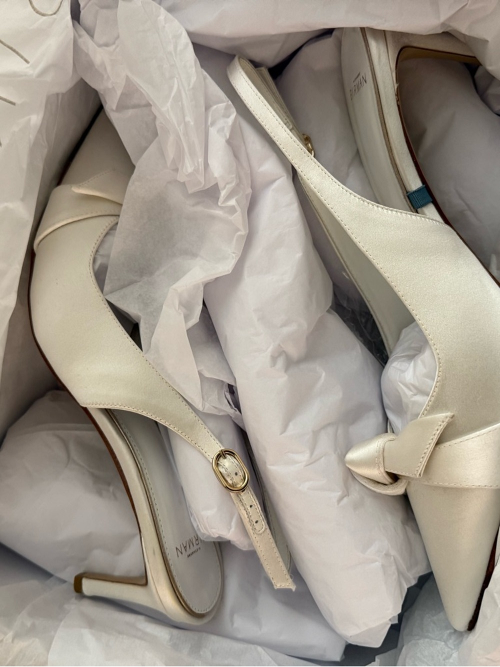 Classic White Slingback Pointed-Toe Heel - Picture 4 of 4